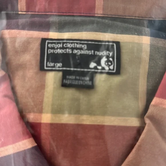 NWT in packaging. Enjoi Men’s short sleeve button up plaid shirt size large - Picture 2 of 3